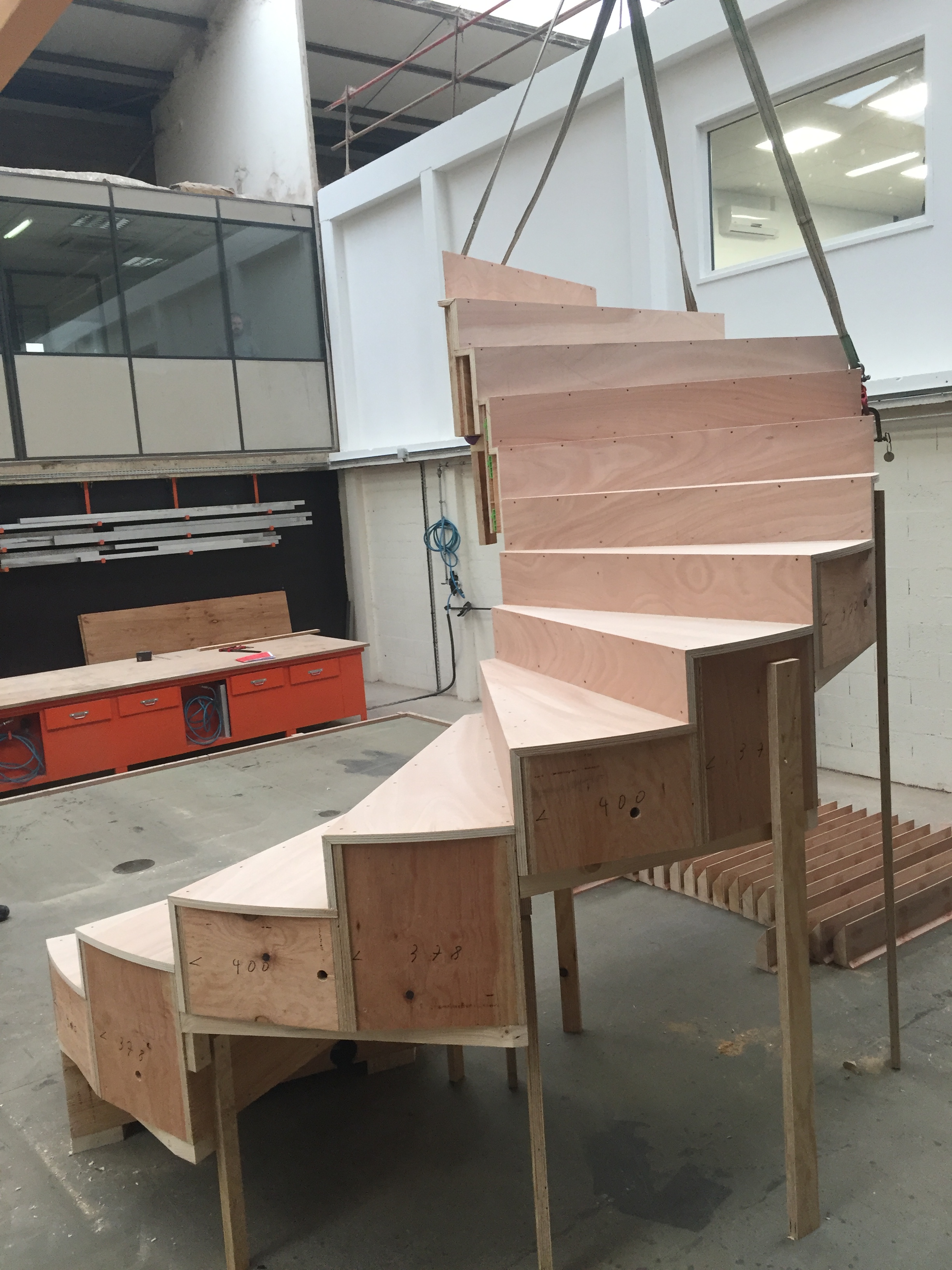 Société Matériel Demathieu Bard – Menuiserie – Coffres bois – Escalier colimaçon